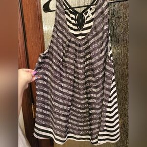Black and white dress top